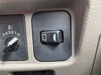 三菱ふそうキャンター平ボディ小型（2t・3t）[写真36]