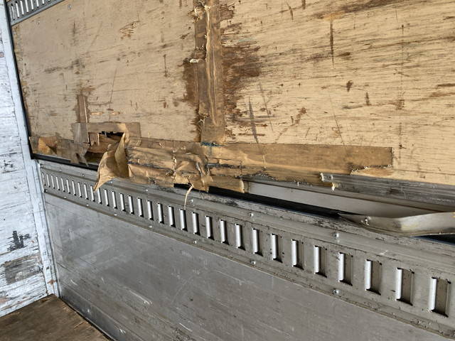 日野レンジャーアルミウイング中型（4t）[写真13]