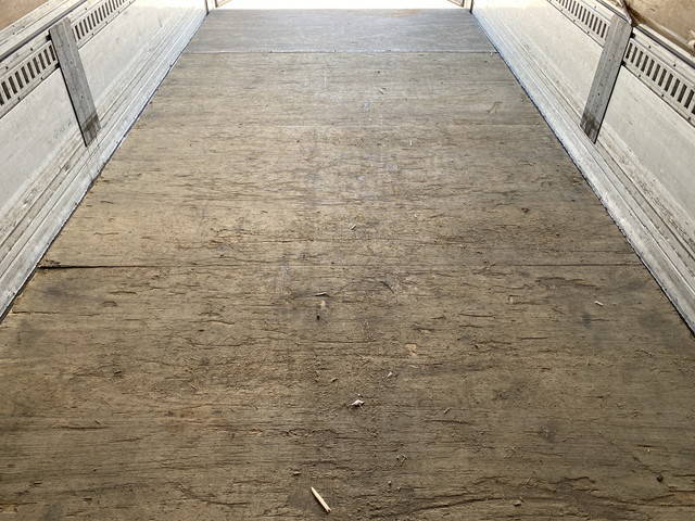 日野レンジャーアルミウイング中型（4t）[写真14]