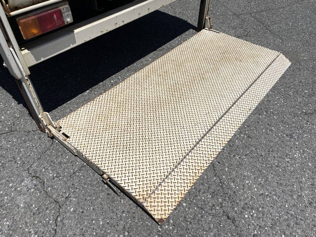 日野デュトロ平ボディ小型（2t・3t）[写真15]