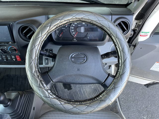 日野デュトロ平ボディ小型（2t・3t）[写真32]