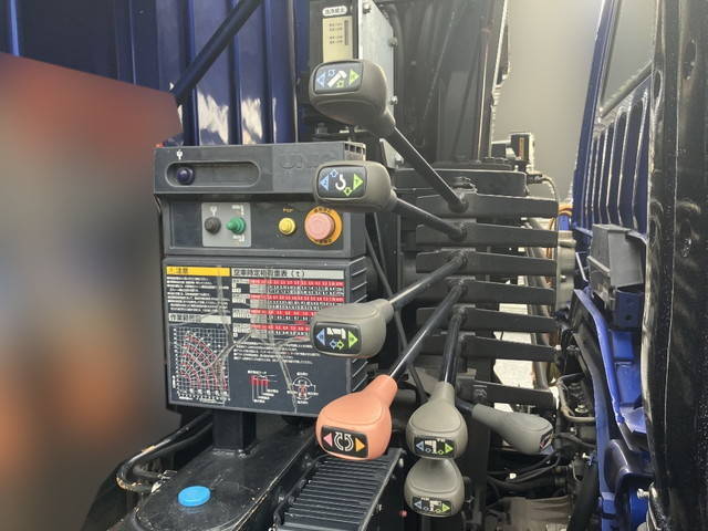 三菱ふそうファイタークレーン5段増トン（6t・8t）[写真12]