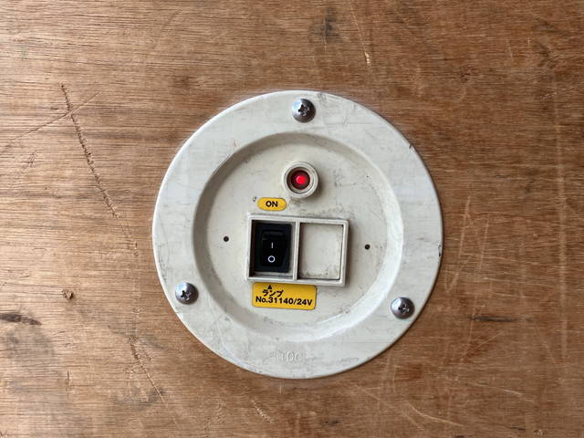 日野デュトロアルミバン小型（2t・3t）[写真15]