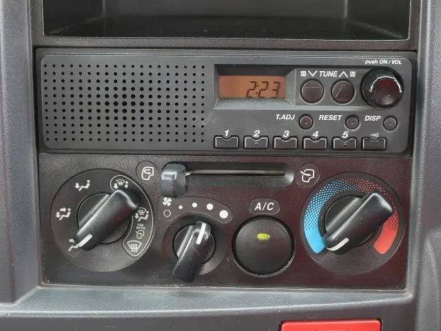 いすゞエルフクレーン4段小型（2t・3t）[写真34]