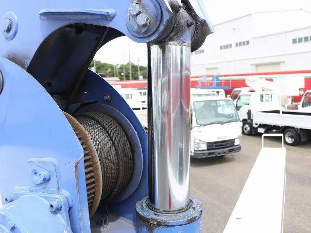 いすゞエルフクレーン4段小型（2t・3t）[写真08]