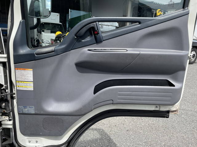 三菱ふそうキャンター冷凍車（冷蔵車）小型（2t・3t）[写真28]