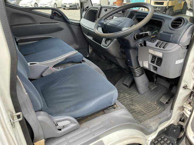 三菱ふそうキャンター冷凍車（冷蔵車）小型（2t・3t）[写真33]