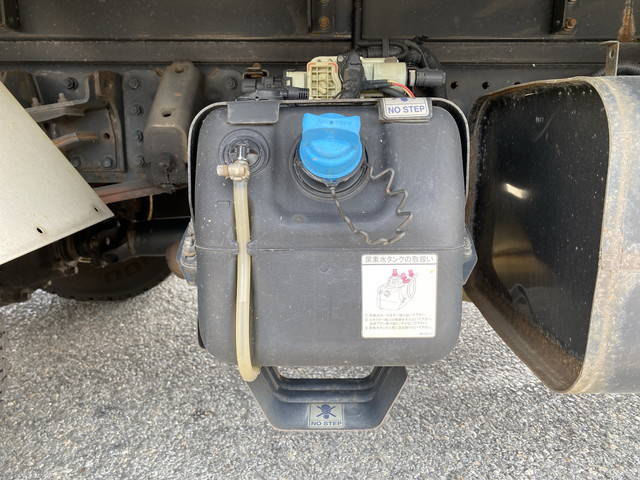 三菱ふそうキャンターアルミバン小型（2t・3t）[写真18]