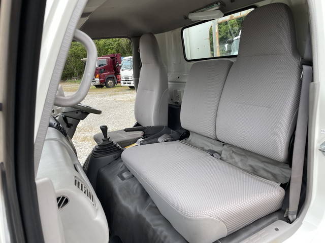 日野デュトロ平ボディ小型（2t・3t）[写真30]