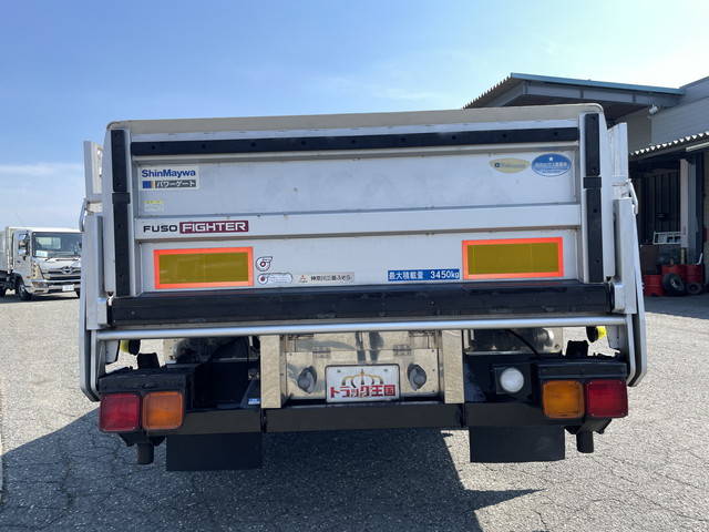 三菱ふそうファイターアルミブロック中型（4t）[写真08]