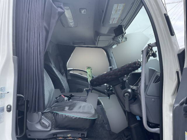 いすゞフォワードクレーン6段増トン（6t・8t）[写真33]