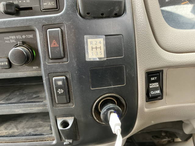 トヨタダイナクレーン4段小型（2t・3t）[写真30]