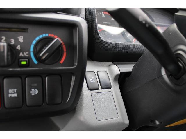 日野デュトロダブルキャブ（Wキャブ）小型（2t・3t）[写真21]