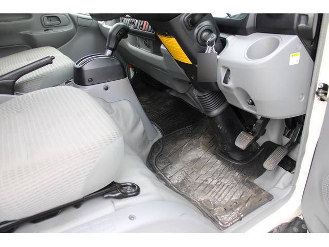 日野デュトロダブルキャブ（Wキャブ）小型（2t・3t）[写真22]