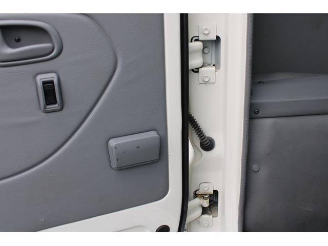 日野デュトロダブルキャブ（Wキャブ）小型（2t・3t）[写真34]