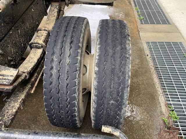 いすゞフォワードダンプ中型（4t）[写真15]