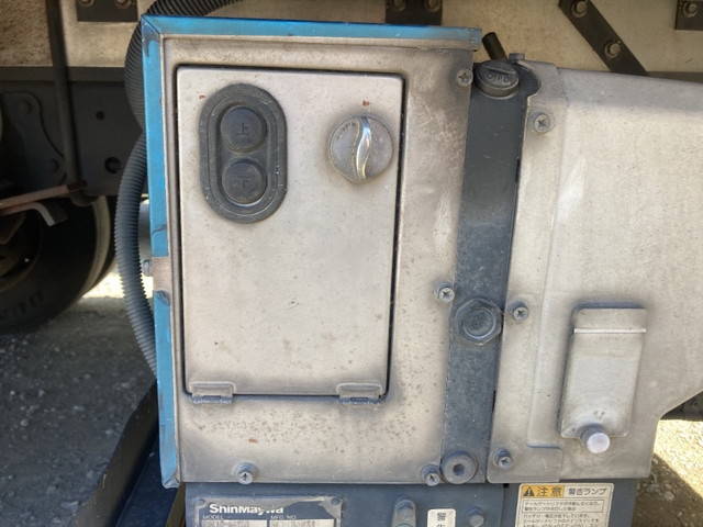 日野レンジャー冷凍車（冷蔵車）中型（4t）[写真17]