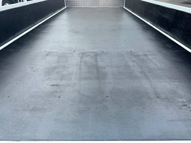 三菱ふそうキャンター平ボディ小型（2t・3t）[写真10]