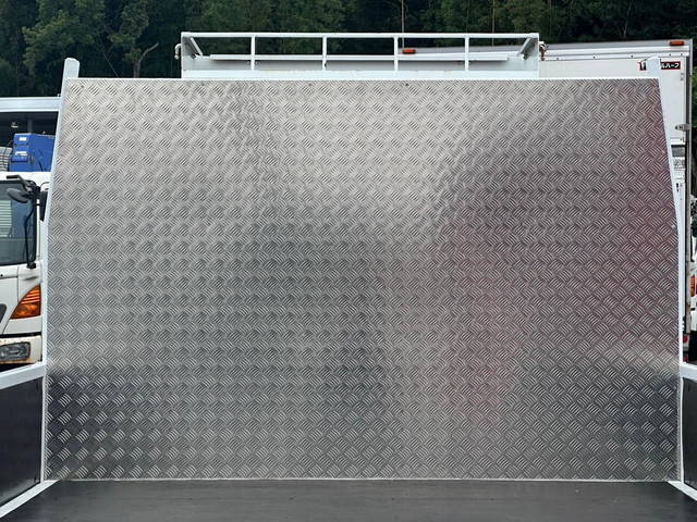 三菱ふそうキャンター平ボディ小型（2t・3t）[写真11]