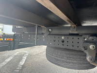 三菱ふそうキャンター平ボディ小型（2t・3t）[写真14]