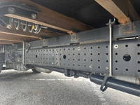 三菱ふそうキャンター平ボディ小型（2t・3t）[写真16]