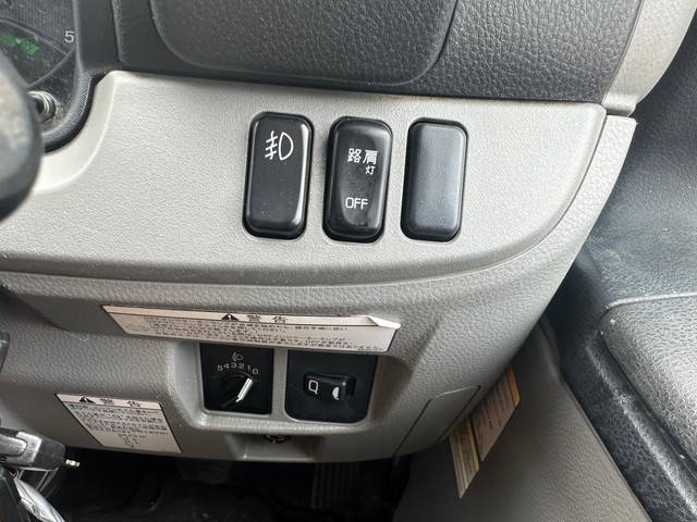 三菱ふそうキャンター平ボディ小型（2t・3t）[写真23]