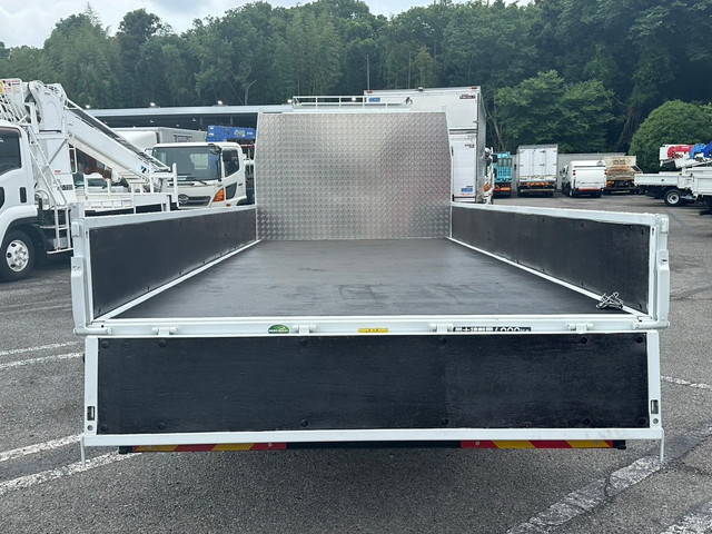 三菱ふそうキャンター平ボディ小型（2t・3t）[写真07]