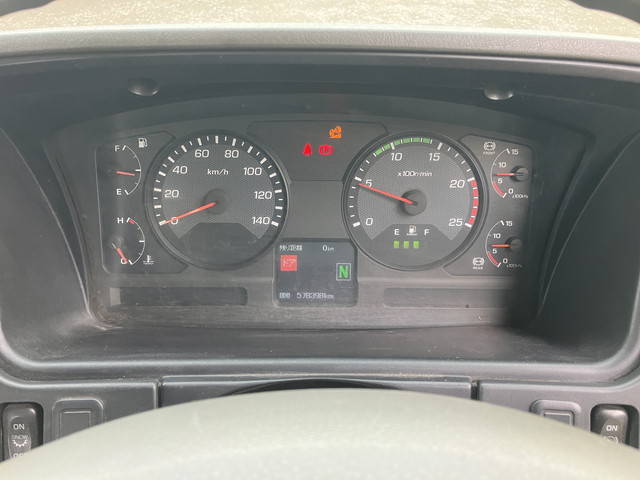 三菱ふそうスーパーグレートトレーラーヘッド（トラクターヘッド）大型（10t）[写真12]