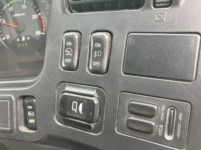 三菱ふそうスーパーグレートトレーラーヘッド（トラクターヘッド）大型（10t）[写真13]