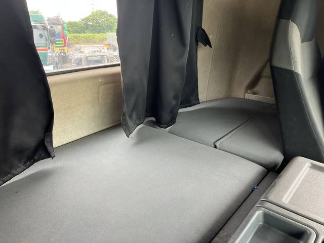 三菱ふそうスーパーグレートトレーラーヘッド（トラクターヘッド）大型（10t）[写真14]