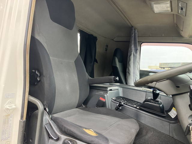 三菱ふそうスーパーグレートトレーラーヘッド（トラクターヘッド）大型（10t）[写真15]