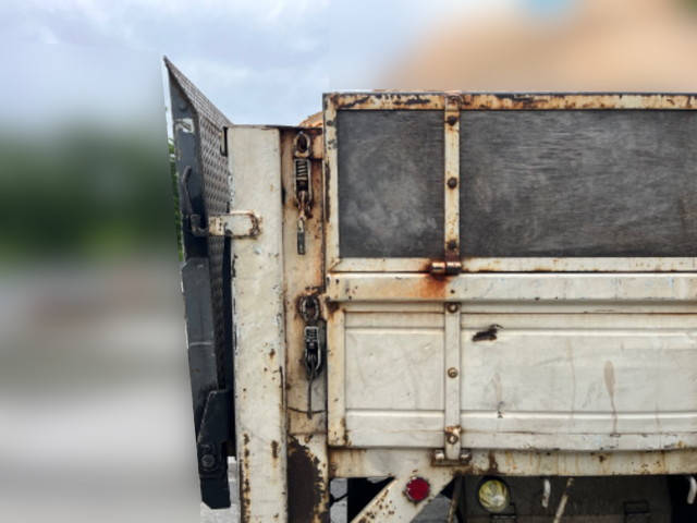 日野レンジャー平ボディ増トン（6t・8t）[写真07]