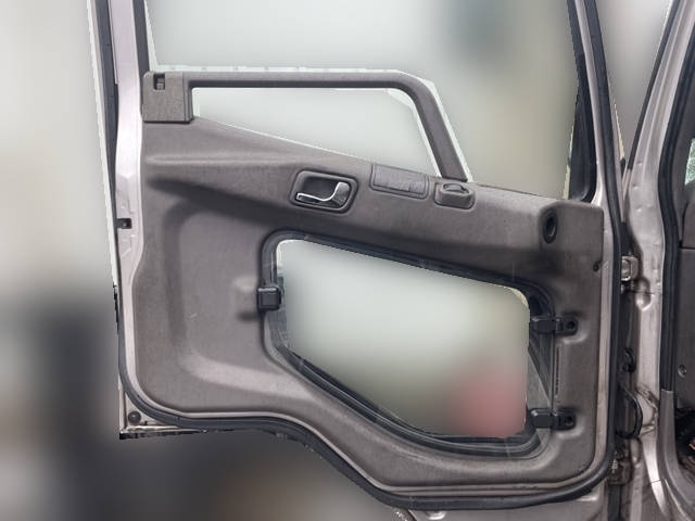 三菱ふそうファイターアルミブロック中型（4t）[写真28]