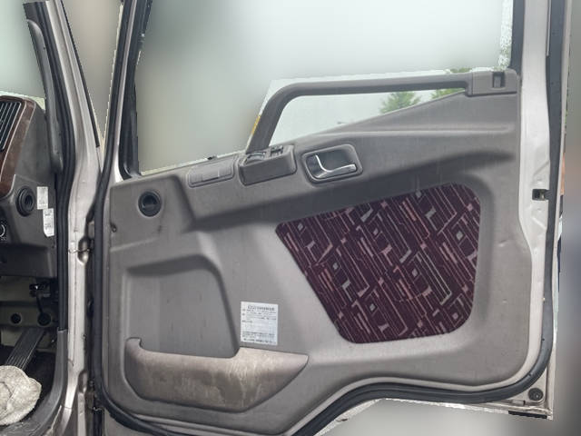 三菱ふそうファイターアルミブロック中型（4t）[写真29]