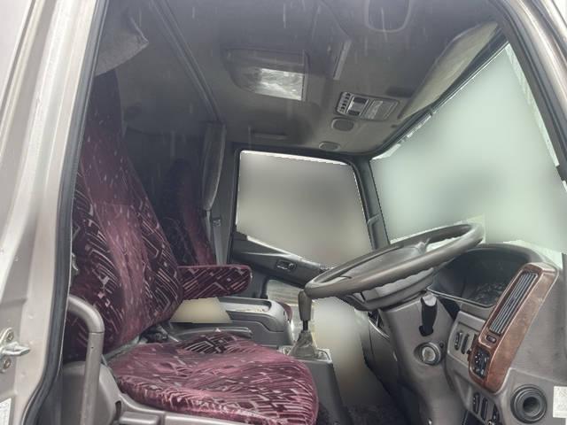 三菱ふそうファイターアルミブロック中型（4t）[写真32]