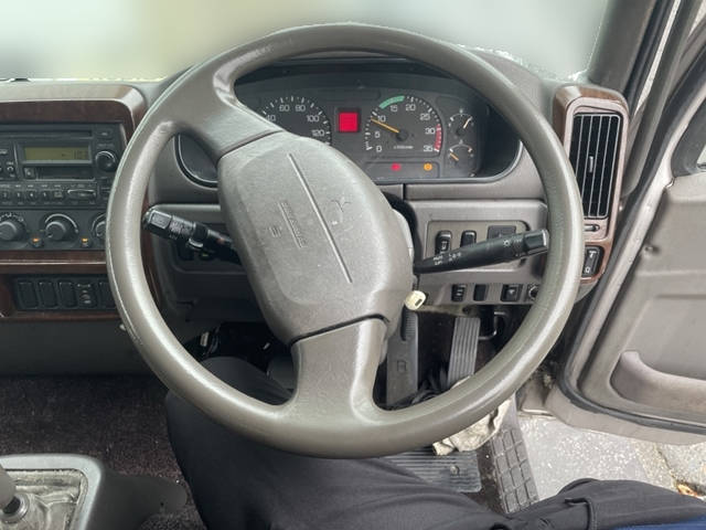 三菱ふそうファイターアルミブロック中型（4t）[写真34]