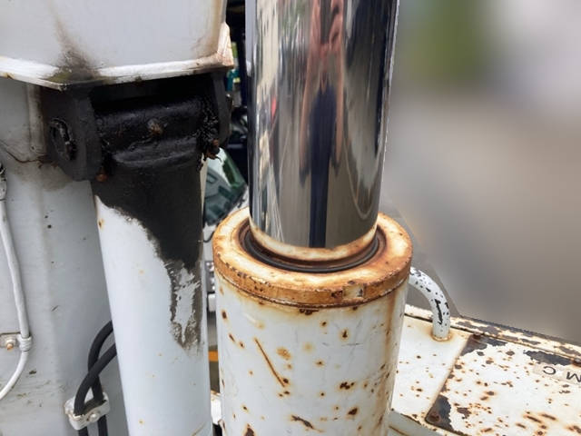 いすゞエルフ高所作業車小型（2t・3t）[写真09]