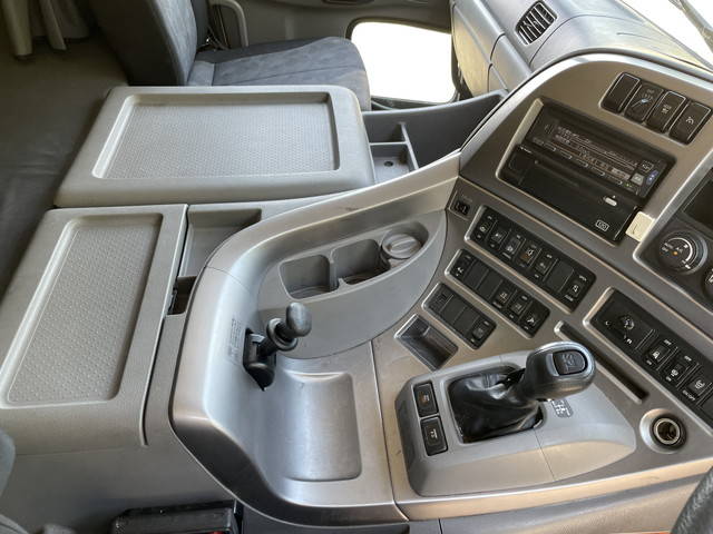 UDトラックスクオンアルミウイング大型（10t）[写真34]