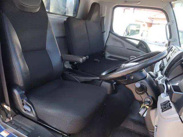 三菱ふそうキャンターアルミブロック小型（2t・3t）[写真30]