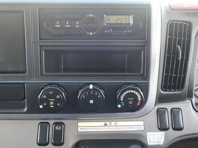 三菱ふそうキャンターアルミブロック小型（2t・3t）[写真35]