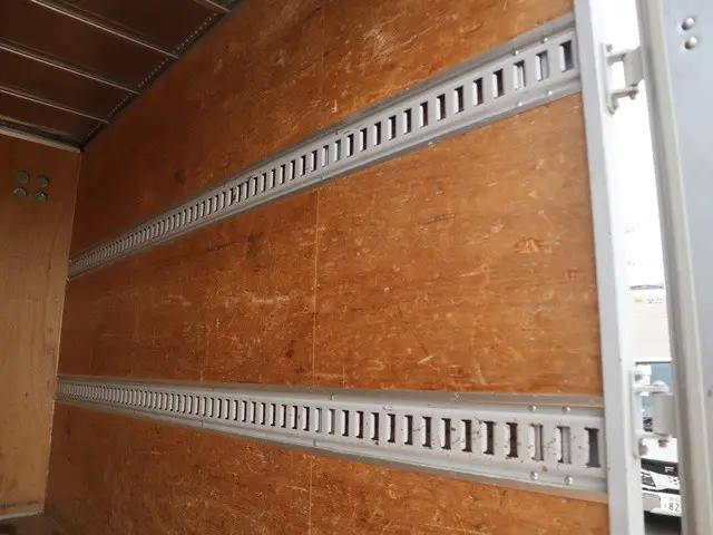 トヨタトヨエースアルミバン小型（2t・3t）[写真13]