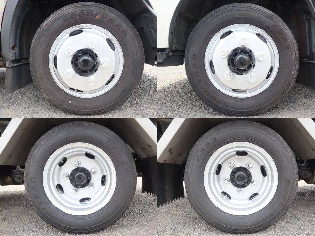 トヨタトヨエースアルミバン小型（2t・3t）[写真21]