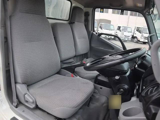 トヨタトヨエースアルミバン小型（2t・3t）[写真24]