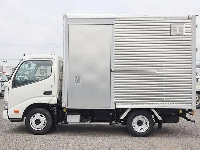 トヨタトヨエースアルミバン小型（2t・3t）[写真08]