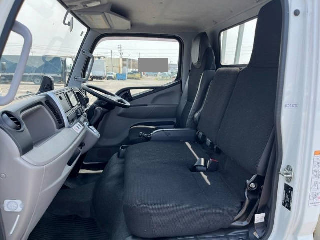 三菱ふそうキャンター平ボディ小型（2t・3t）[写真10]
