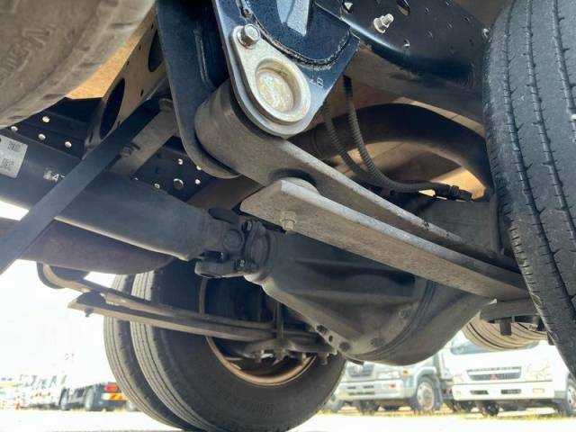 三菱ふそうキャンター平ボディ小型（2t・3t）[写真25]