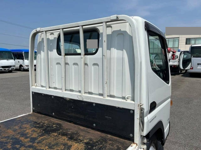 三菱ふそうキャンター平ボディ小型（2t・3t）[写真08]