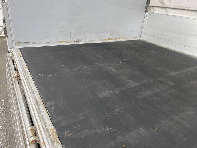 三菱ふそうアトラス幌ウイング小型（2t・3t）[写真11]