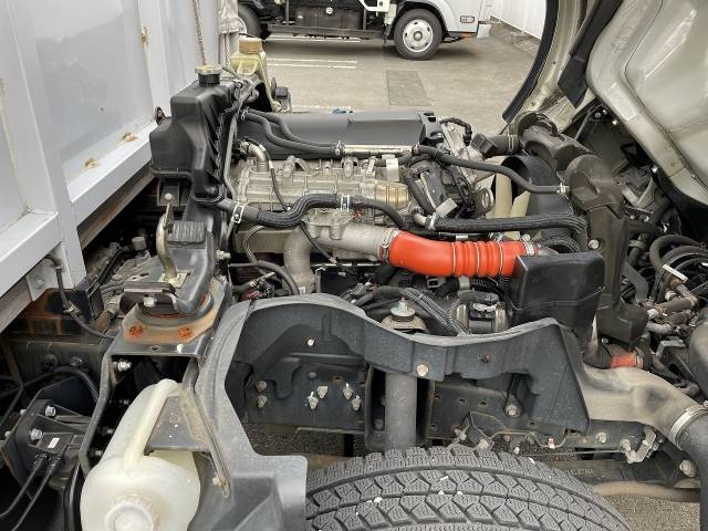 三菱ふそうアトラス幌ウイング小型（2t・3t）[写真16]