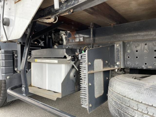 三菱ふそうアトラス幌ウイング小型（2t・3t）[写真19]